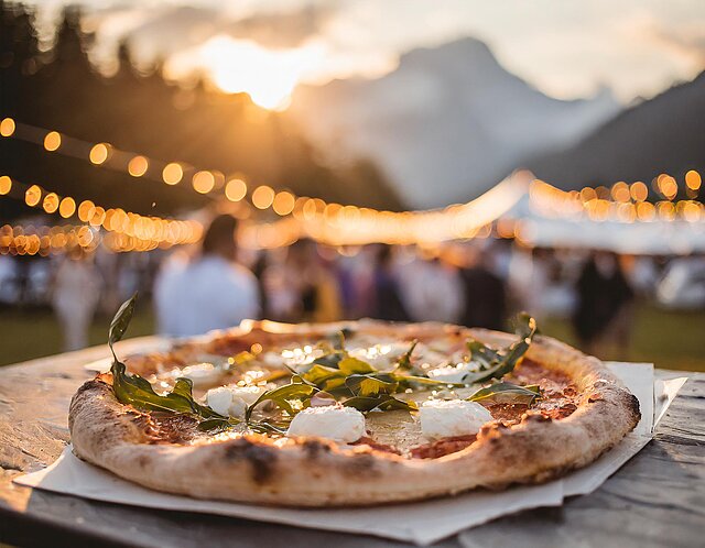 Streetfood beim E-Festival Flachau am Bild zu sehen ist eine Pizza