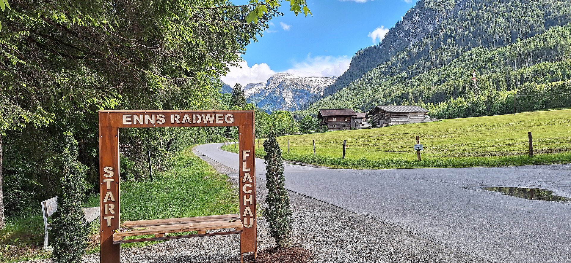 The starting point of the Enns cycle path in Flachauwinkl has been redesigned