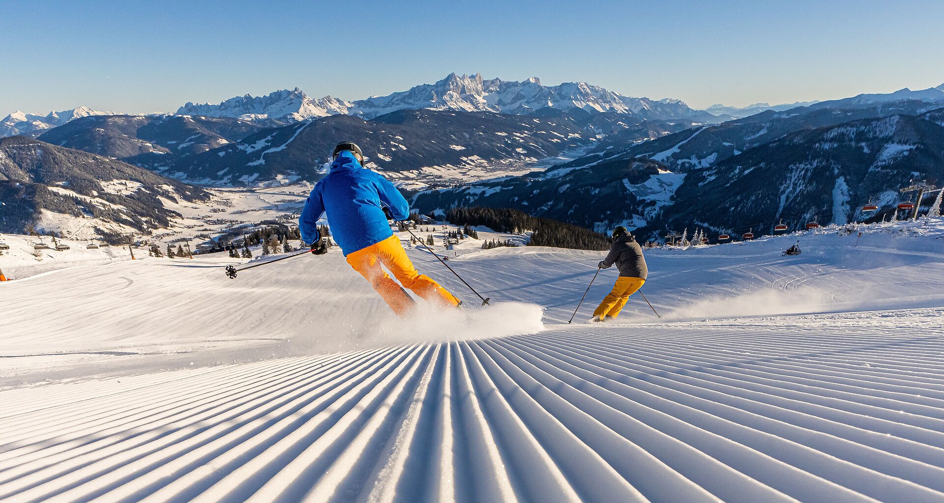 Das kann was - es ist herrlich die ersten Schwünge in die top-gepflegten Pisten in Flachau zu setzen.