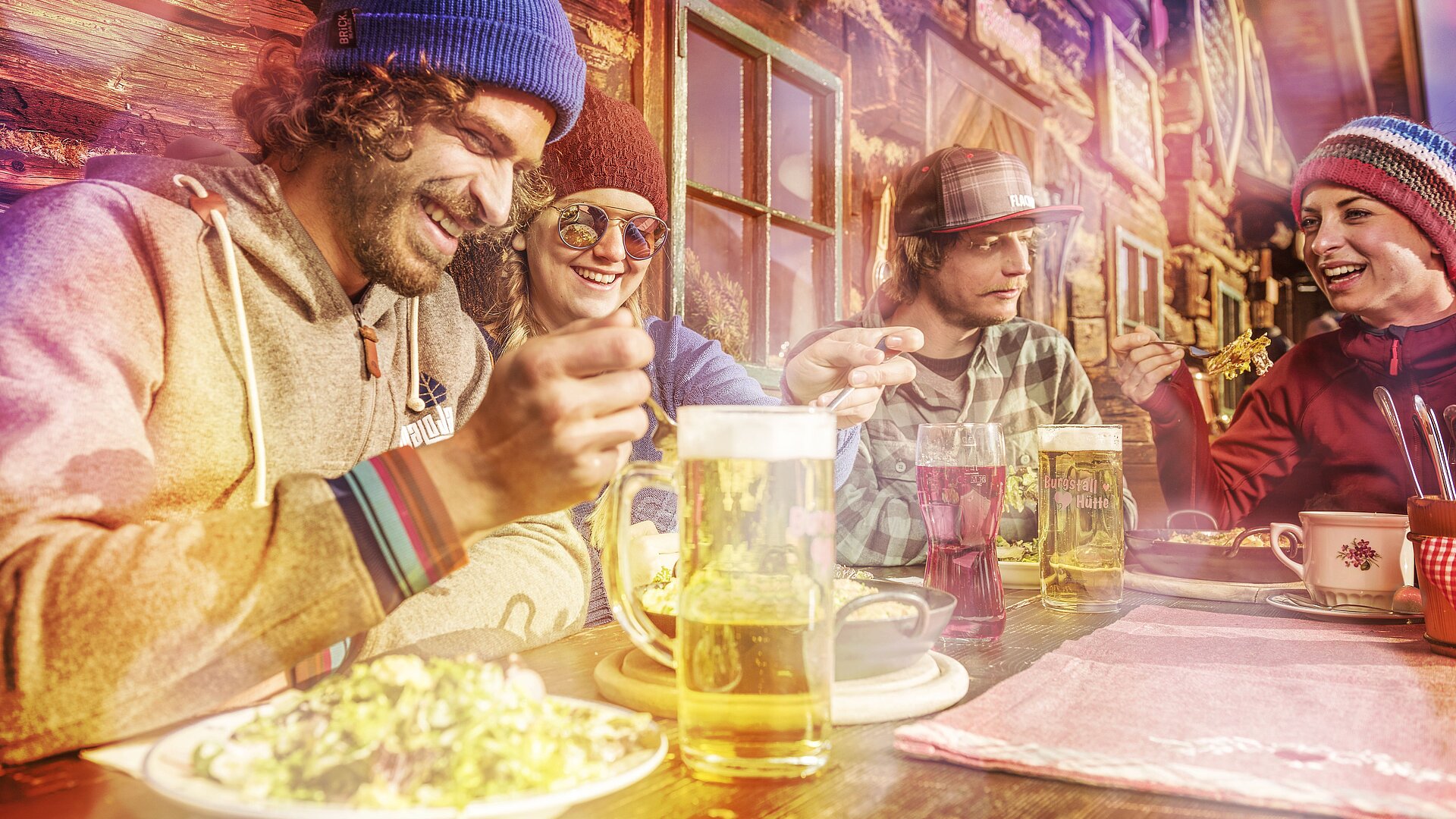 Mittagessen auf den vielen verschiedenen Skihütten in Flachau und Flachauwinkl.