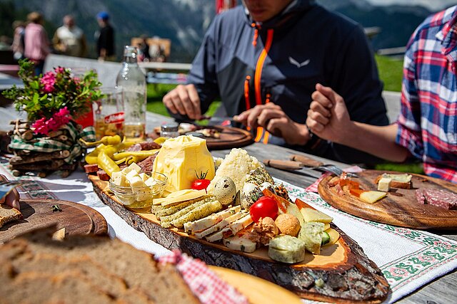 Simply good. The alpine snack with butter, cheese, Spek and fresh bread - that is pure pleasure.